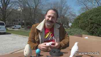 'Cool monster': Windsor, Ont., teacher crafts realistic animal models with 3D printer