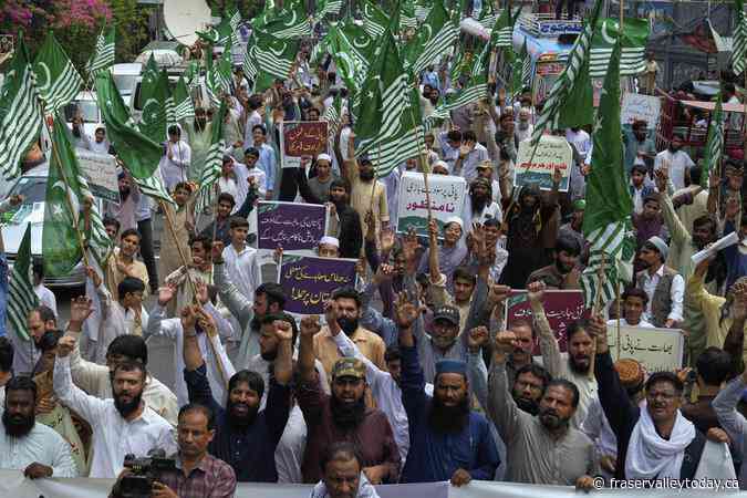 India revokes all visas issued to Pakistani nationals following deadly Kashmir attack