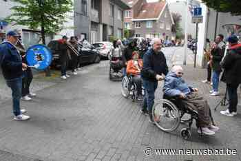 Vijftig rolstoelen op wandel met de fanfare op kop: zo start Week van de Valpreventie