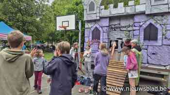 IN BEELD. Regen hield Borsbeekse kinderen niet tegen