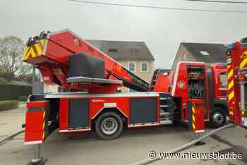 Huis tijdelijk onbewoonbaar bij zware brand
