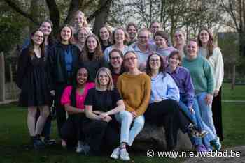 Jongerenkoor brengt casinosfeer uit Las Vegas naar dorpskerk: “Muzikale trip met een gokje”