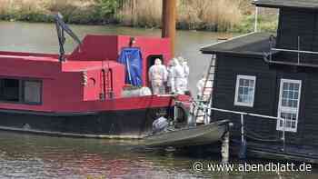 Leiche auf Hausboot: 58 Jahre alte Frau gewaltsam getötet