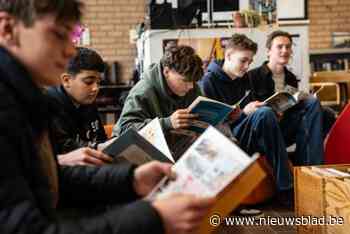 Leerlingen opgetogen over nieuwe schoolbibliotheek: “Toevluchtsoord voor wie rust en stilte zoekt”