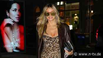 Trägt man das jetzt so?: Heidi Klum tigert mit Blut im Ausschnitt durch New York