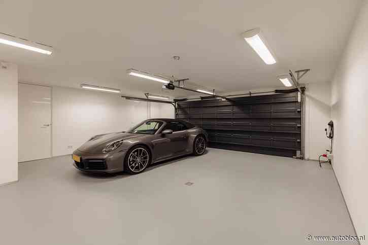 Deze garage in Castricum schreeuwt om lekkere auto’s