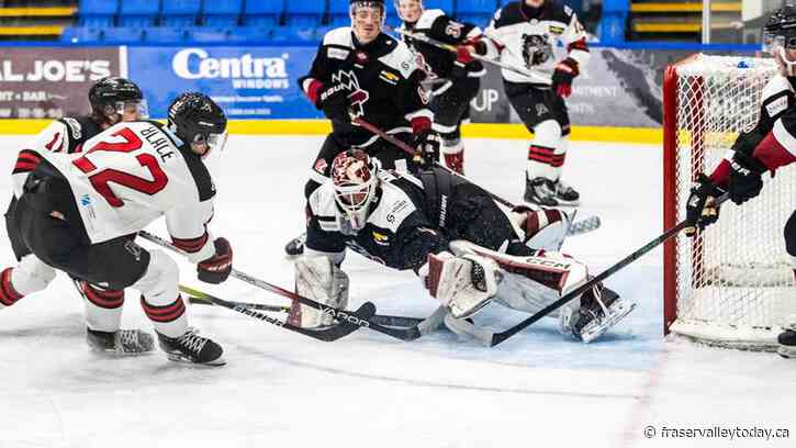 Chiefs pick up two road wins, lead playoff series 3-1