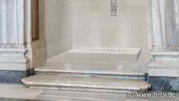 Ab Sonntag für jedermann offen: Vatikan zeigt erstmals Grab des Papstes