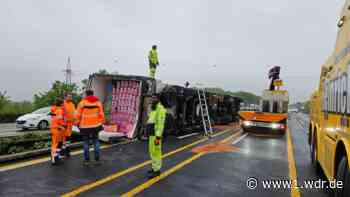 Umgekippter Lkw auf A4 in Köln - Bergung verzögert sich