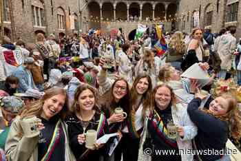 Uitverkochte Beiaardcantus doet binnenplein Belfort vollopen