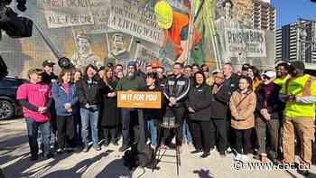 Federal NDP, Liberal leaders push votes in Winnipeg with 4 days until Canadians head to polls