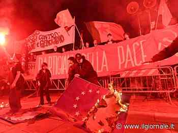 25 aprile, scontri a Torino tra antagonisti e polizia