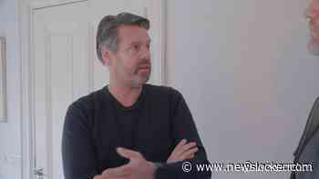 Ron bang voor aannemer Frits: 'Heeft mensen door hun knie&euml;n geschoten'