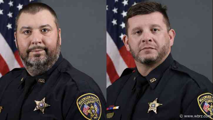 Two Ascension Parish deputies receive life saving award for rescuing motorcyclist after crash