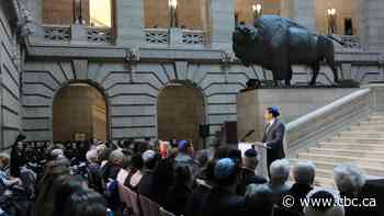 Hundreds gather for Holocaust Remembrance Day event at Manitoba Legislature