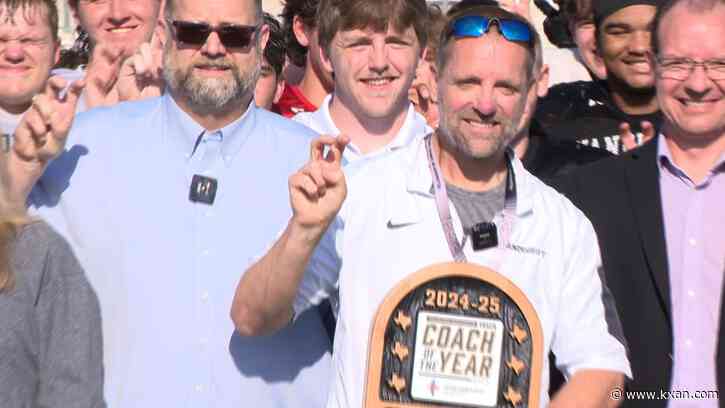 Vandegrift's Sanders earns statewide coaching honor