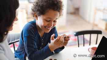 Best Debit Cards for Kids and Teens: Greenlight, BusyKid and More