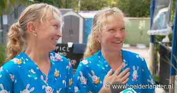 KIJK | Tweeling geeft synchroon antwoord bij interview