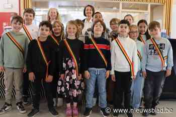 Leerlingen van juf Petra op bezoek in gemeentehuis