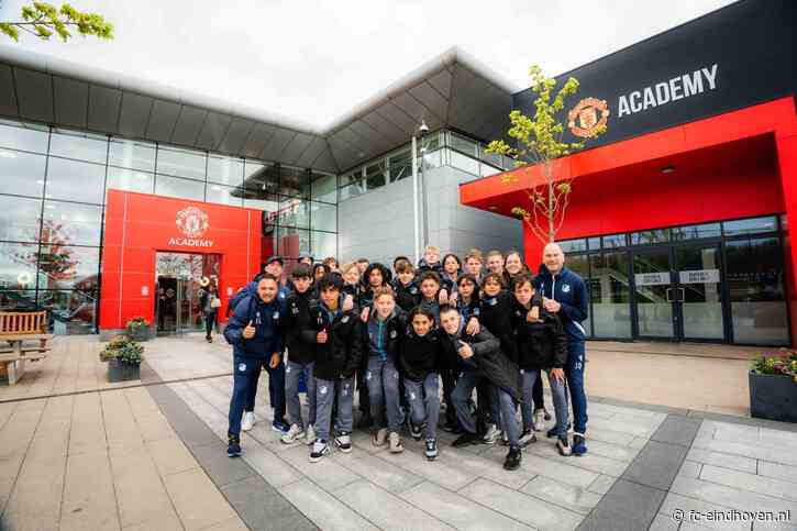 FC Eindhoven O15 beleeft onvergetelijke reis naar Engeland