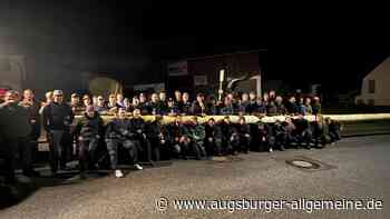 Wengener Burschenschaft stiehlt den Maibaum aus Obermühlhausen