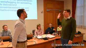 Peter Smets legt eed af als nieuw gemeenteraadslid voor N-VA