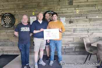 Dartstornooi levert mooi bedrag op voor Thomas
