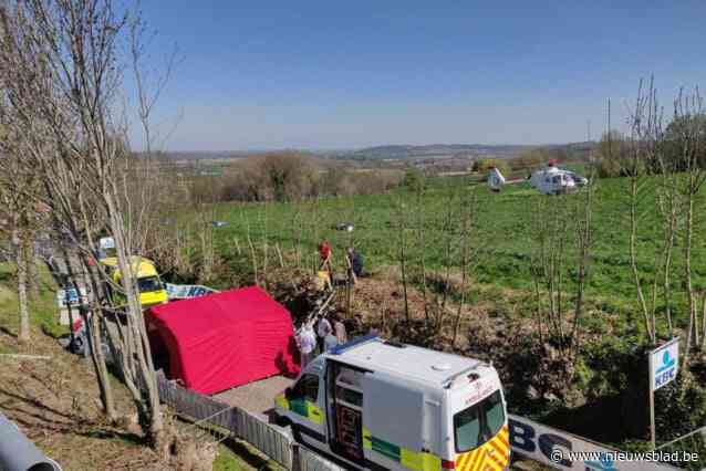Defibrillator werkte niet bij reanimatie van wielertoerist tijdens We Ride Flanders: “Toestel was week daarvoor nog nagezien”