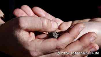 Gelenkknacken: Harmloses Geräusch oder schädliche Angewohnheit?