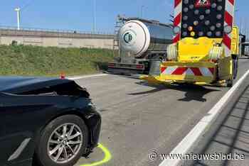 Wagen knalt op botsabsorbeerder op R4 in Gent: “Bestuurder was onder invloed van alcohol”