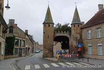 Restauratie eeuwenoude Westpoort wordt geraamd op 157.500 euro: “Er zal nooit meer verkeer door de poort passeren”