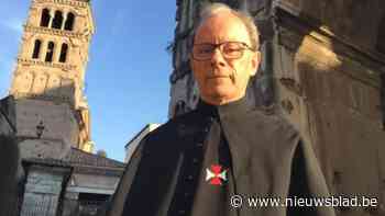 Limburgse priester in Rome: “Gelovigen brengen nacht in straten door om begrafenis bij te kunnen wonen”