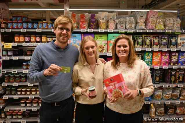 Gezonde voeding zoeken in supermarkt? Hier werken ze samen met lokale diëtiste Lien om die te vinden: “Zodanig veel producten dat het zelfs voor ons moeilijk zoeken is”