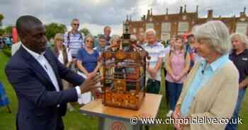 'Gosh' - BBC Antiques Roadshow guest discovers inherited birdcage is worth a fortune