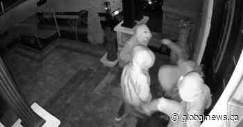 Video shows moment Ontario homeowner scared off 4 armed home invaders