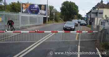 Boy, 17, dies after two-car crash in Purfleet