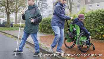 Der Vater blind, der Sohn im Rollstuhl – und gemeinsam unschlagbar