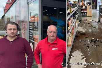 Man met hamer filmt hoe hij honderden flessen stukslaat in drankenhandel: “Mijn collega verstopte zich in het toilet”