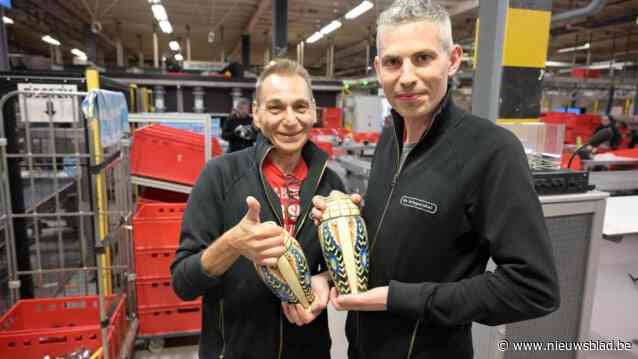 Medewerker Frank doet vlak voor zijn pensioen vondst van zijn leven in Kringwinkel: “Ik draaide de schaal om en las Picasso”