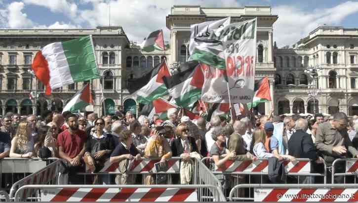25 aprile a Milano, urla e fischi da alcuni attivisti durante gli interventi dal palco: “Fate parlare i palestinesi”