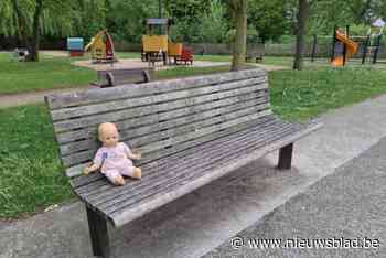 Knuffels duiken op in openbaar domein om aandacht te vragen voor ouderverstoting