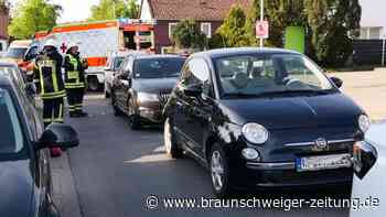 Auffahrunfall in Wolfenbüttel: Vier Autos beteiligt, fünf Verletzte