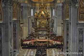 About 250,000 mourners pay last respects to Pope Francis over 3 days of public viewing