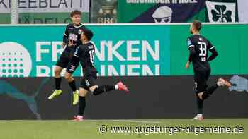 Krattenmacher schießt den SSV Ulm 1846 Fußball in Fürth zum Sieg