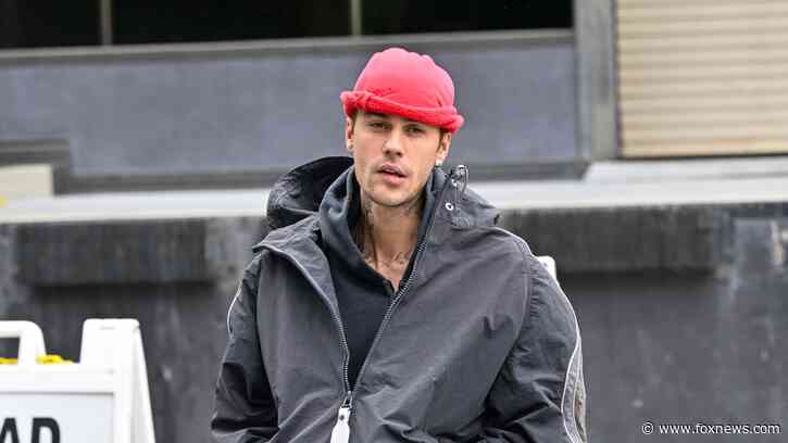 Justin Bieber pleads for paparazzi attention to stop amid growing concern for pop star's behavior