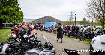 80 motorrijders begeleiden Henk op zijn laatste rit naar het crematorium