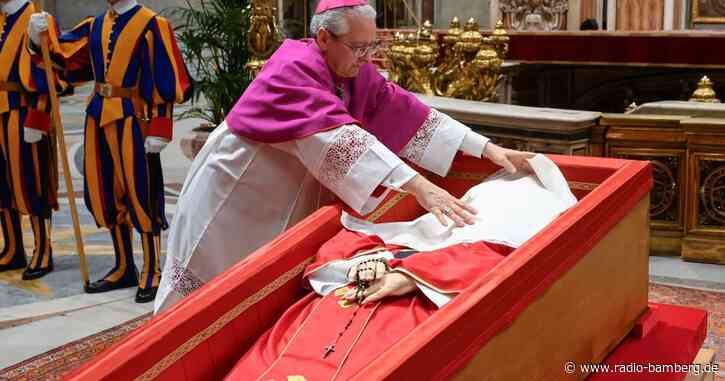 Sarg von Franziskus verschlossen