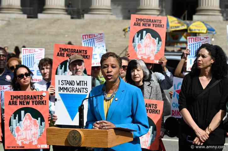 Judge extends order blocking ICE from re-establishing Rikers Island office in win for City Council