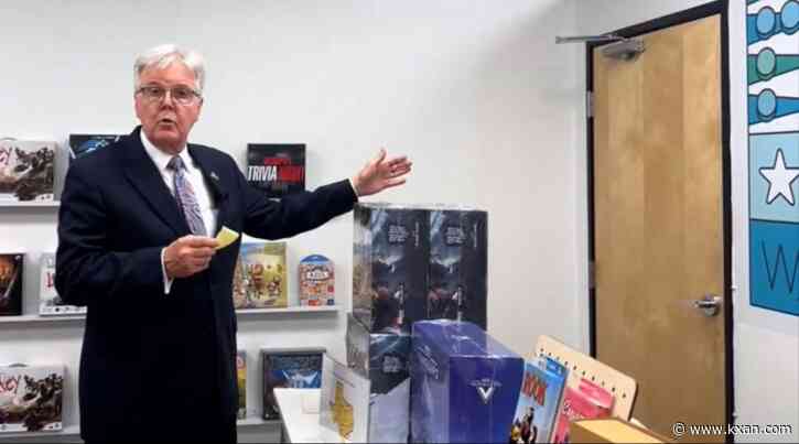 Texas Lt. Gov. visits lottery courier retailer, lottery commission ahead of key meeting