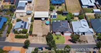 Big block with well-kept home in Donnybrook on the doorstep of South West
